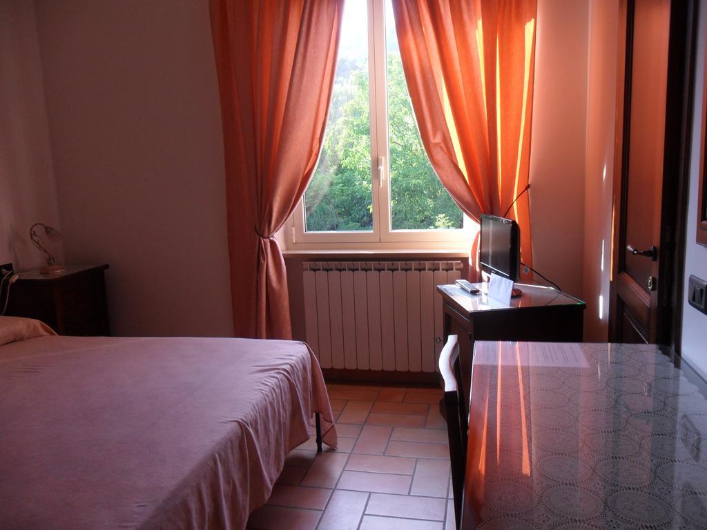 Agriturismo Poponi Villa Todi Habitación foto