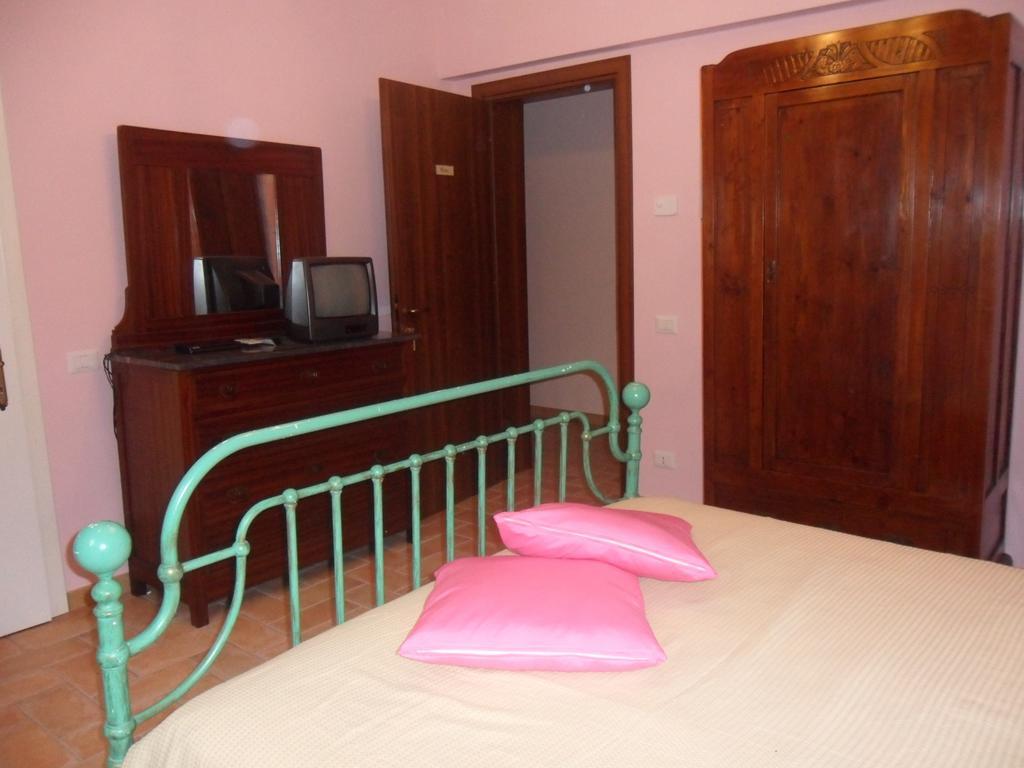 Agriturismo Poponi Villa Todi Habitación foto