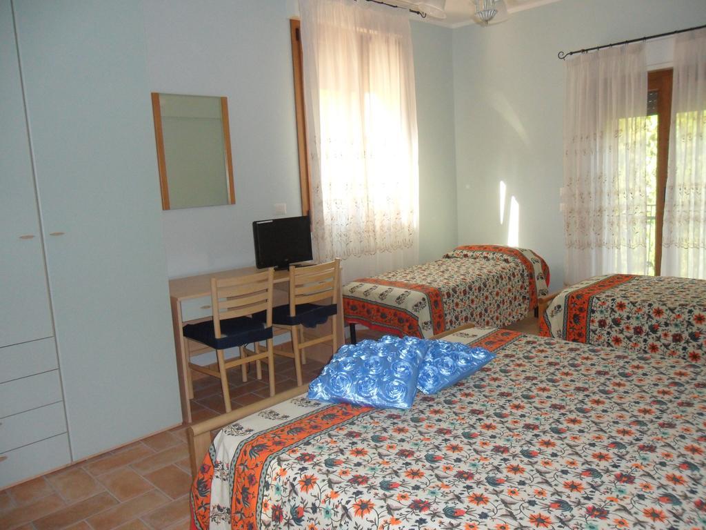 Agriturismo Poponi Villa Todi Habitación foto
